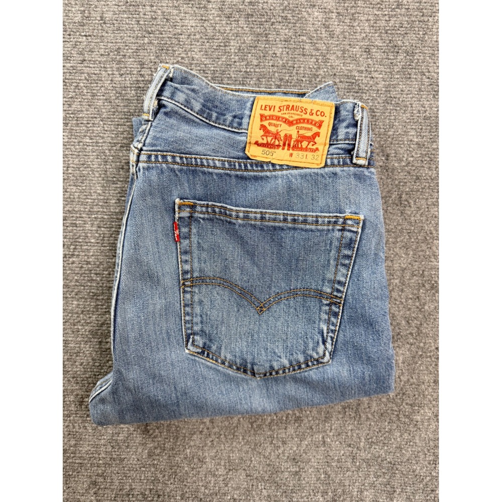 Levis 505 Regular Fit Straight Leg Jeans Mens 33x32 Medium Wash Blue Denim